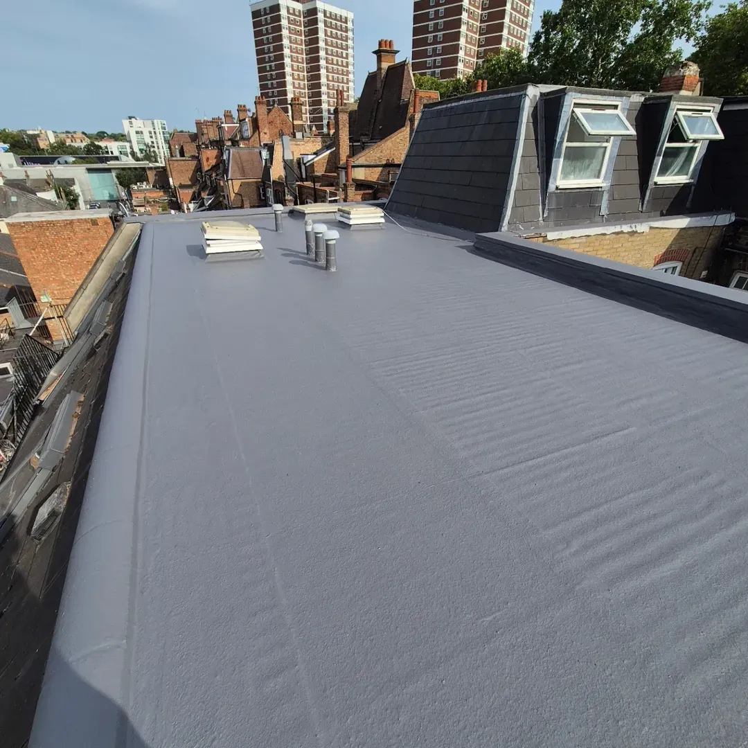 The same flat roof after refurbishment, sealed with the graphite HYDRONYLON system